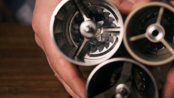 COMANDANTE C60 Baracuda - кавомолка